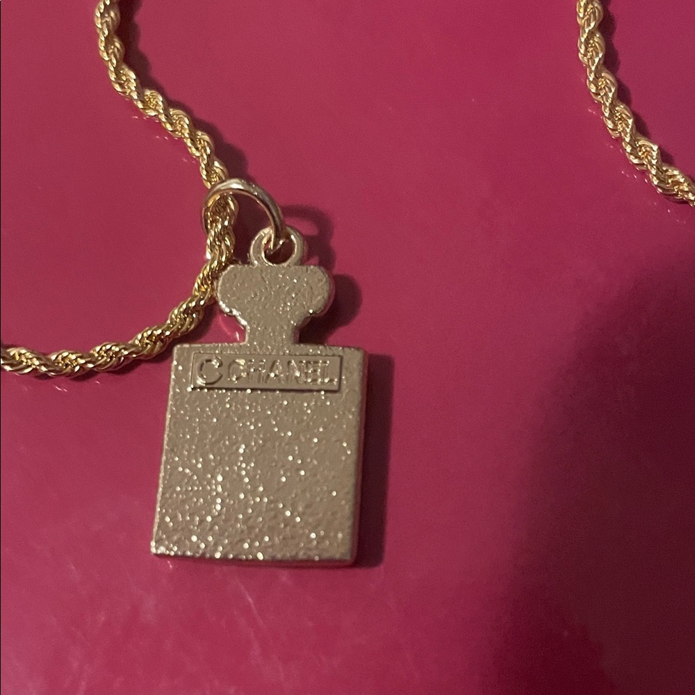 Upcycled Chanel zipper charm necklace - Picture 3 of 17